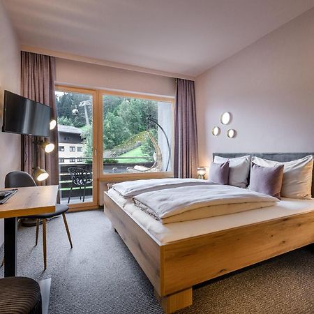 B&B Berglift Direkt An Der Talstation Bad Hofgastein Exterior photo