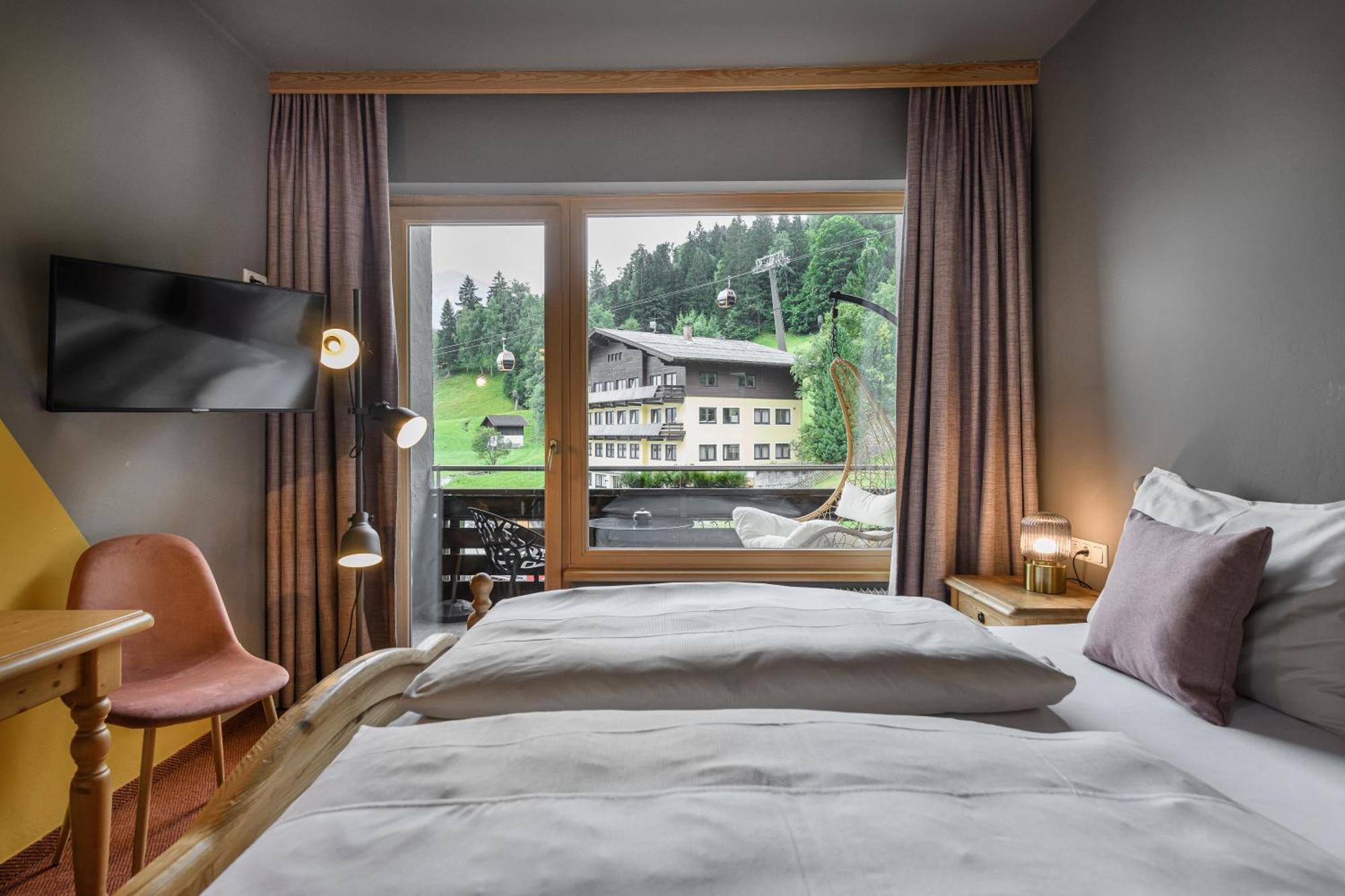 B&B Berglift Direkt An Der Talstation Bad Hofgastein Exterior photo